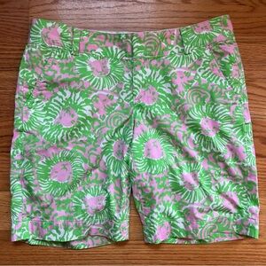 Lilly Pulitzer the chipper short pink and green lion print size 8